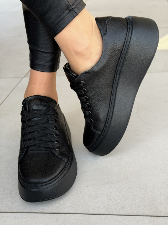 Czarne skórzane sneakersy na platformie OLEKSY