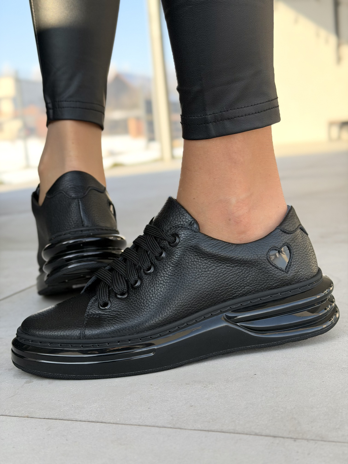 Czarne skórzane sneakersy damskie OLEKSY