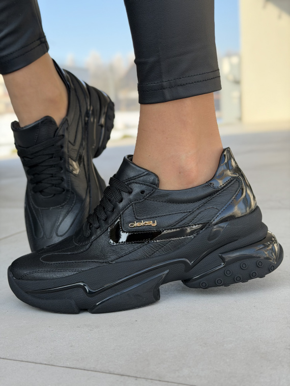 Czarne sneakersy skórzane OLEKSY Polskiej produkcji