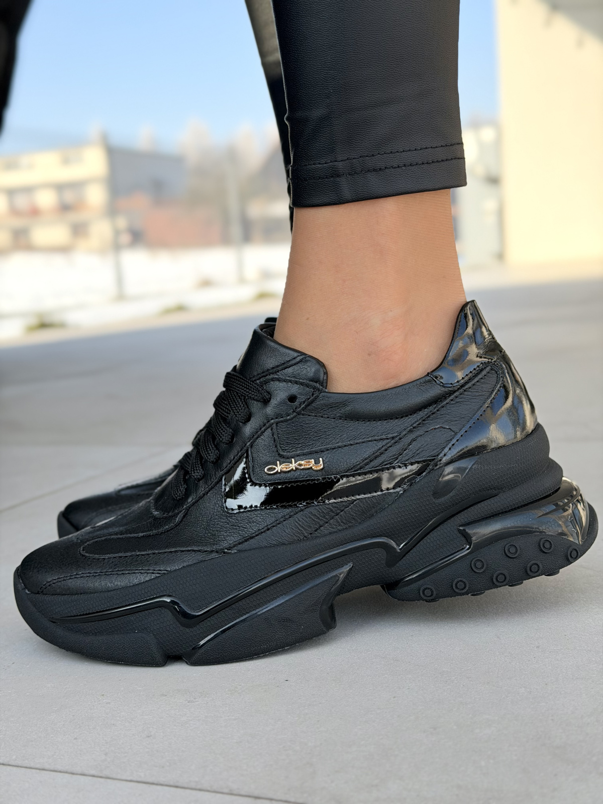 Czarne sneakersy skórzane OLEKSY Polskiej produkcji