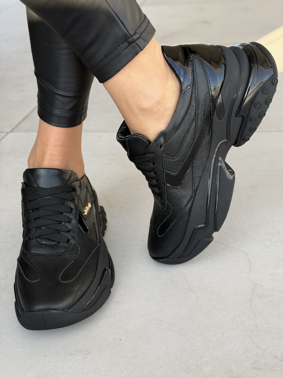 Czarne sneakersy skórzane OLEKSY Polskiej produkcji