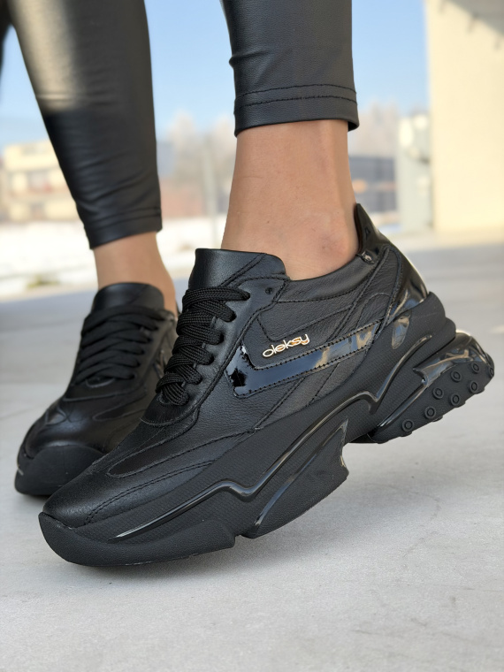 Czarne sneakersy skórzane OLEKSY Polskiej produkcji