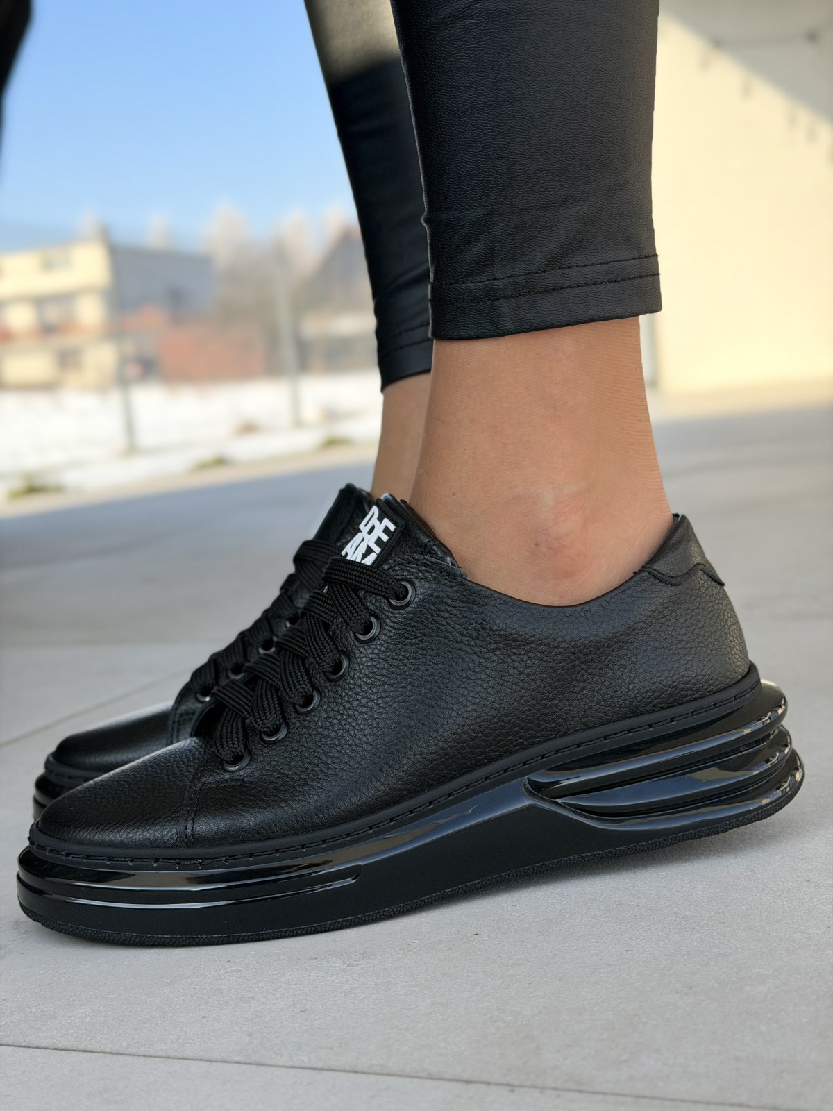 Czarne skórzane sneakersy damskie OLEKSY Made in Poland