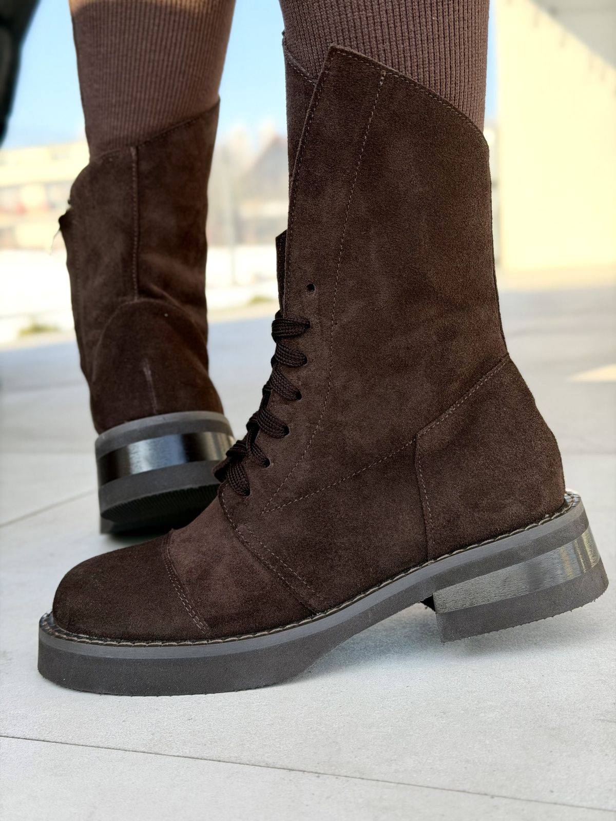 Brązowe zamszowe botki damskie sznurowane OLEKSY