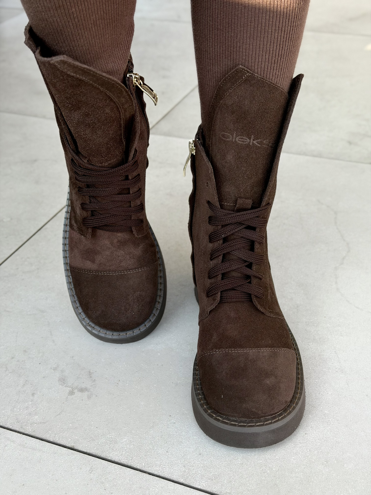 Brązowe zamszowe botki damskie sznurowane OLEKSY