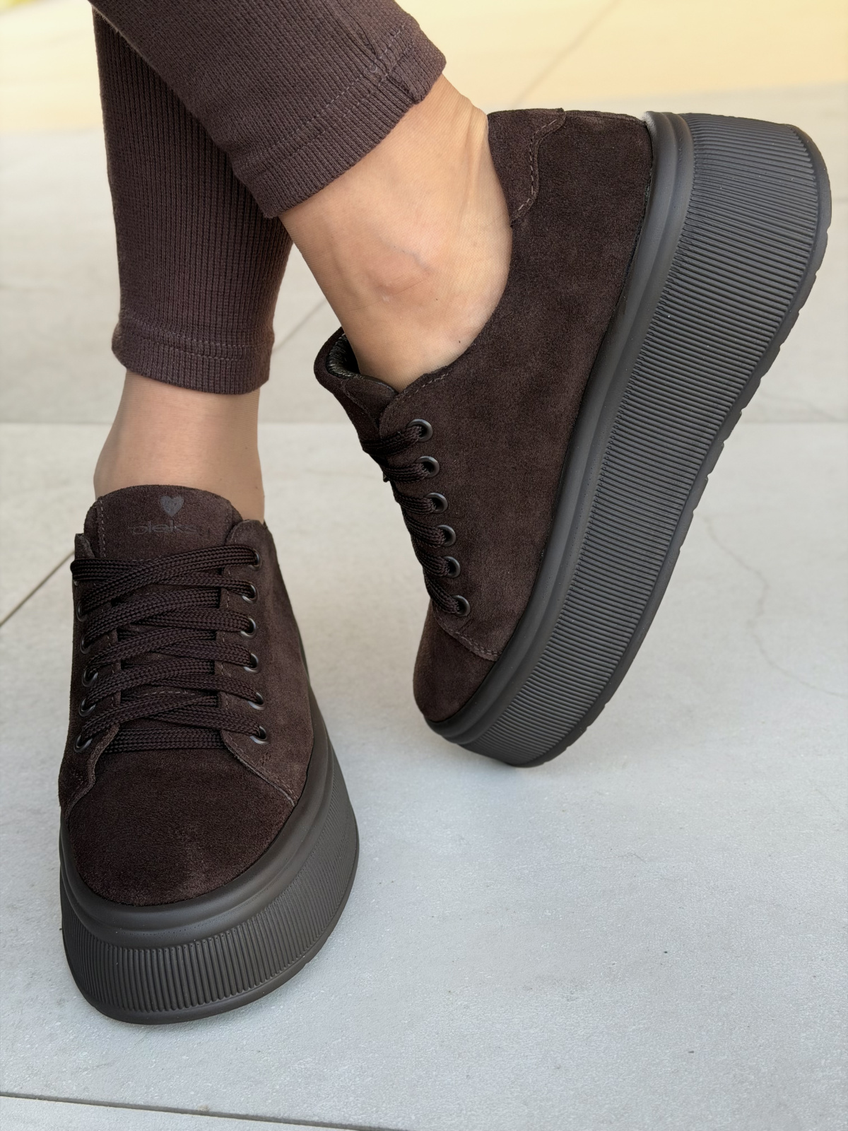 Brązowe skórzane sneakersy na platformie OLEKSY