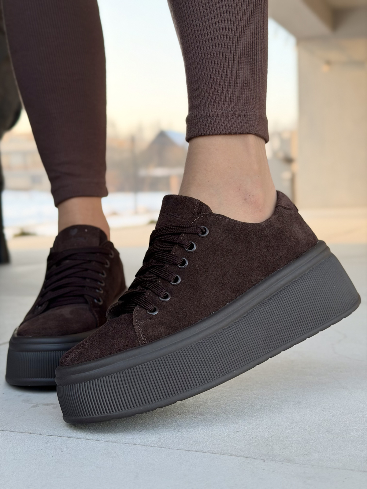 Brązowe skórzane sneakersy na platformie OLEKSY