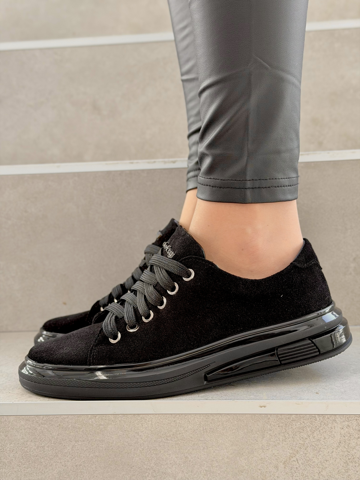 Czarne sneakersy zamszowe ze skóry naturalnej OLEKSY