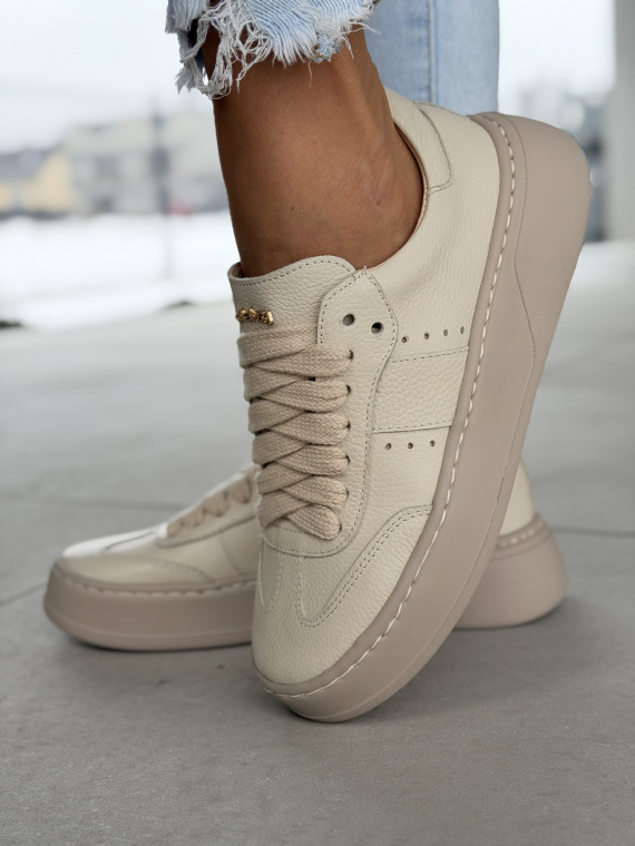 Beżowe sneakersy skórzane OLEKSY na platformie