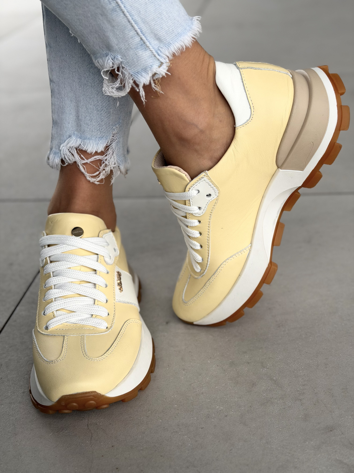 Żółte sneakersy skórzane OLEKSY Polskiej produkcji