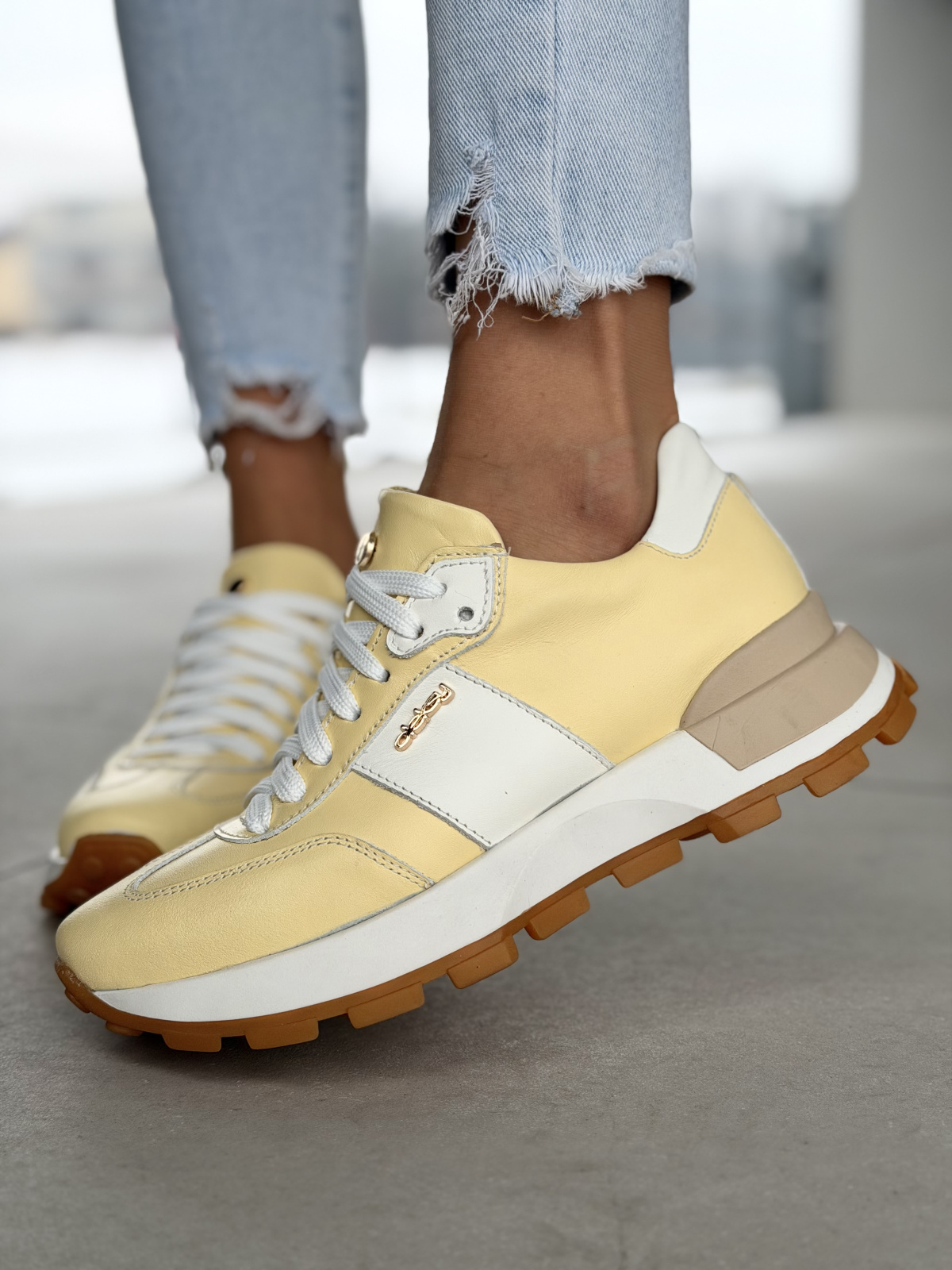 Żółte sneakersy skórzane OLEKSY Polskiej produkcji