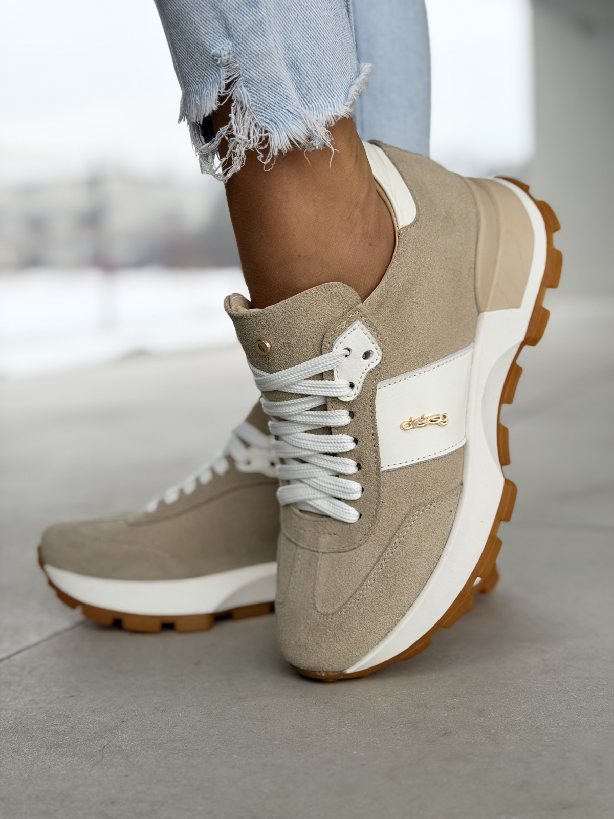 Beżowe sneakersy skórzane OLEKSY Polskiej produkcji