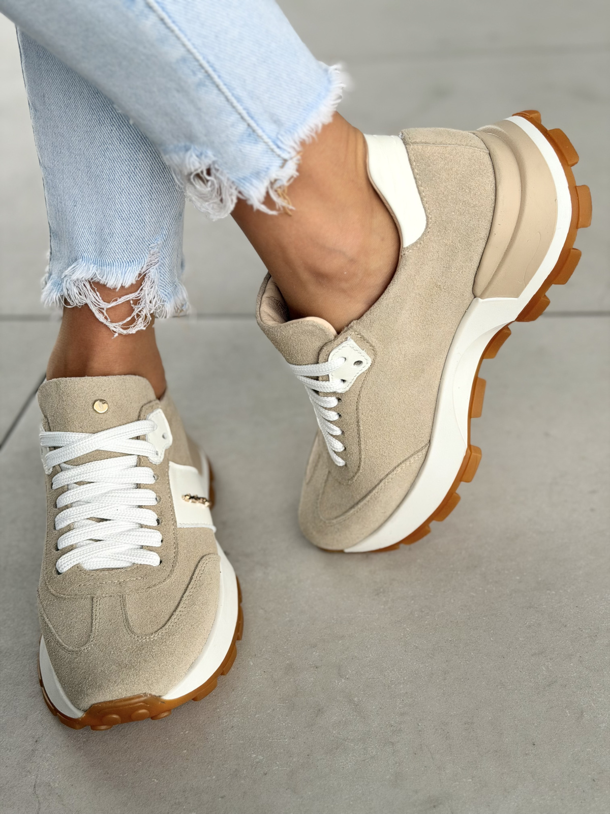 Beżowe sneakersy skórzane OLEKSY Polskiej produkcji