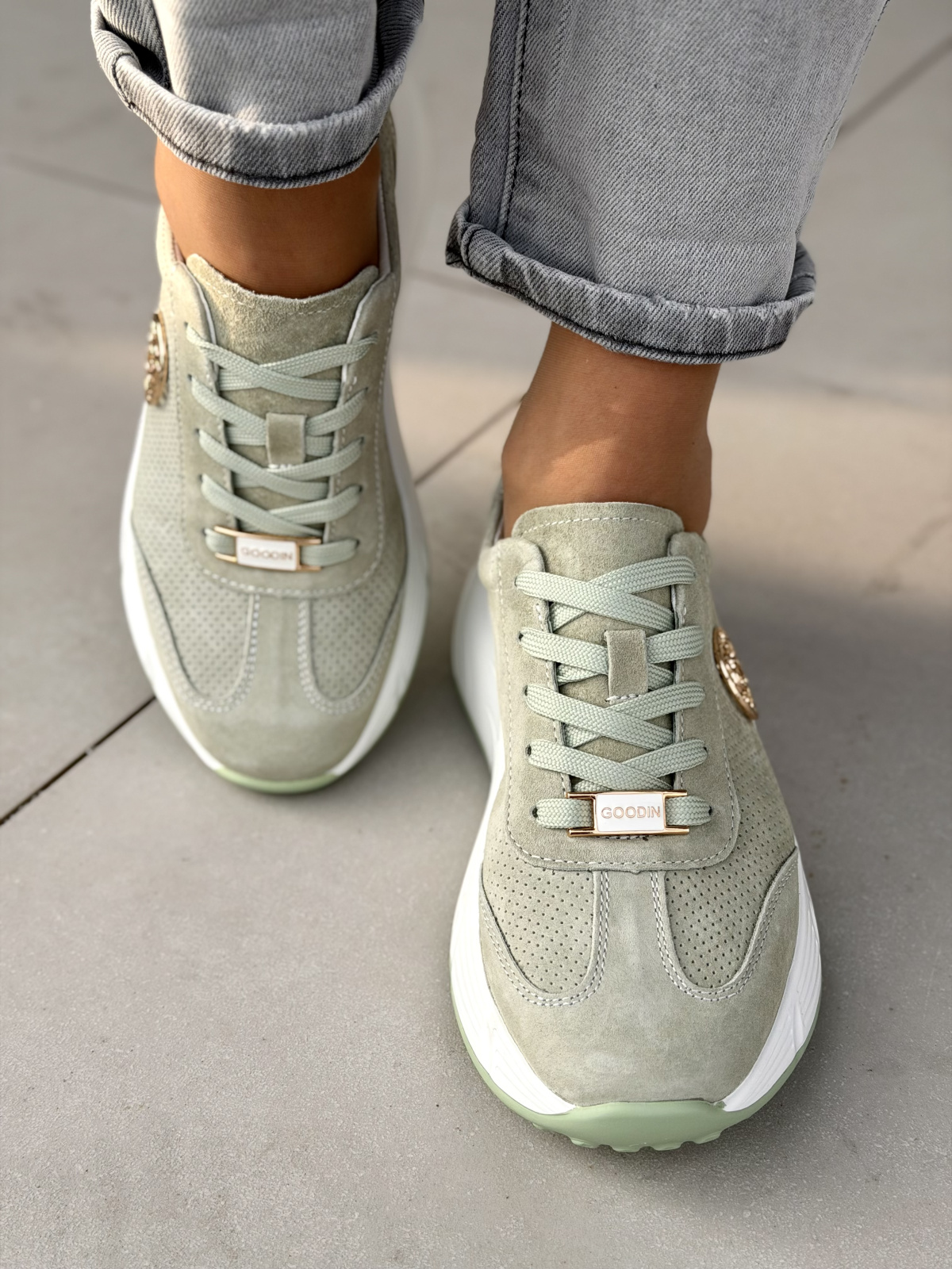 Miętowe sneakersy ze skóry naturalnej casual