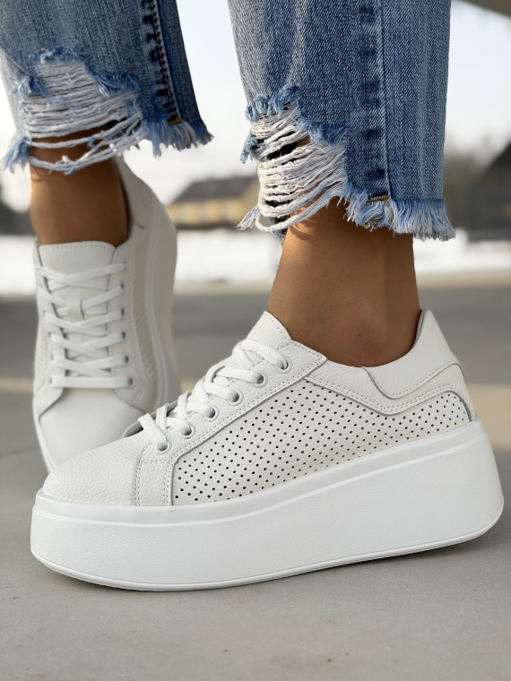 Białe sneakersy ze skóry naturalnej na platformie casual