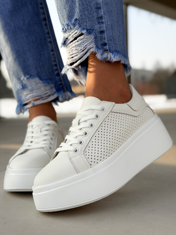 Białe sneakersy ze skóry naturalnej na platformie casual