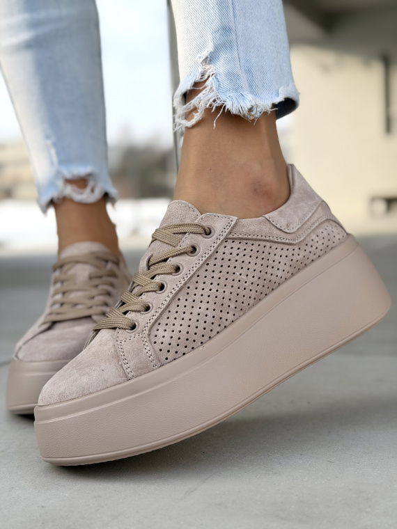 Beżowe sneakersy zamszowe na platformie casual