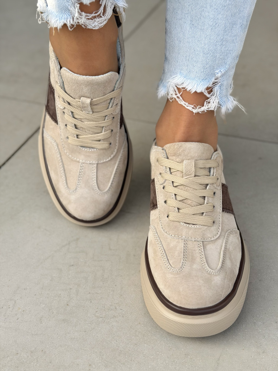 Beżowe sneakersy skórzane na platformie casual