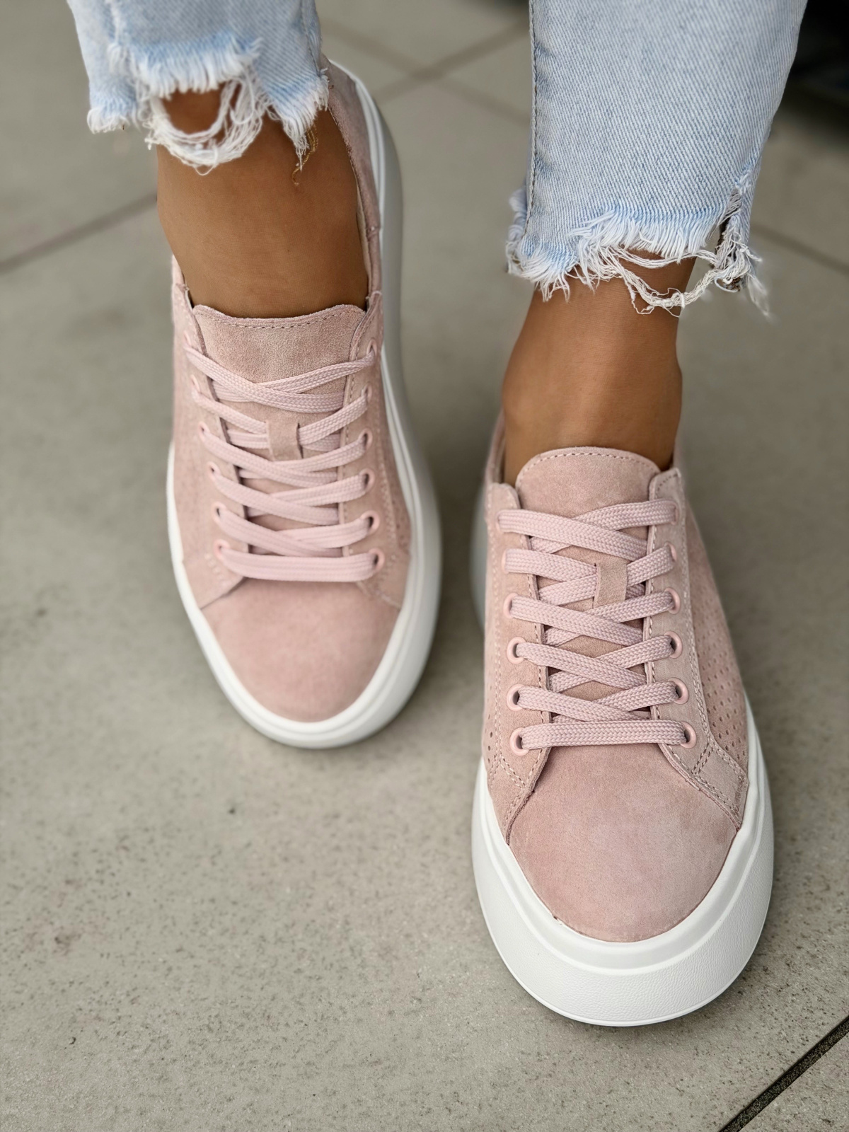 Różowe sneakersy damskie ze skóry naturalnej na platformie casual