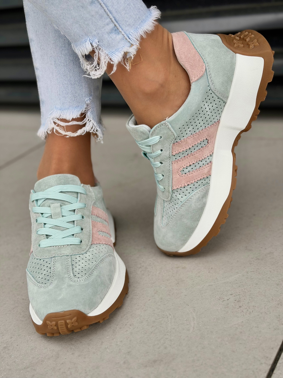 Miętowo-różowe sneakersy damskie ze skóry naturalnej casual