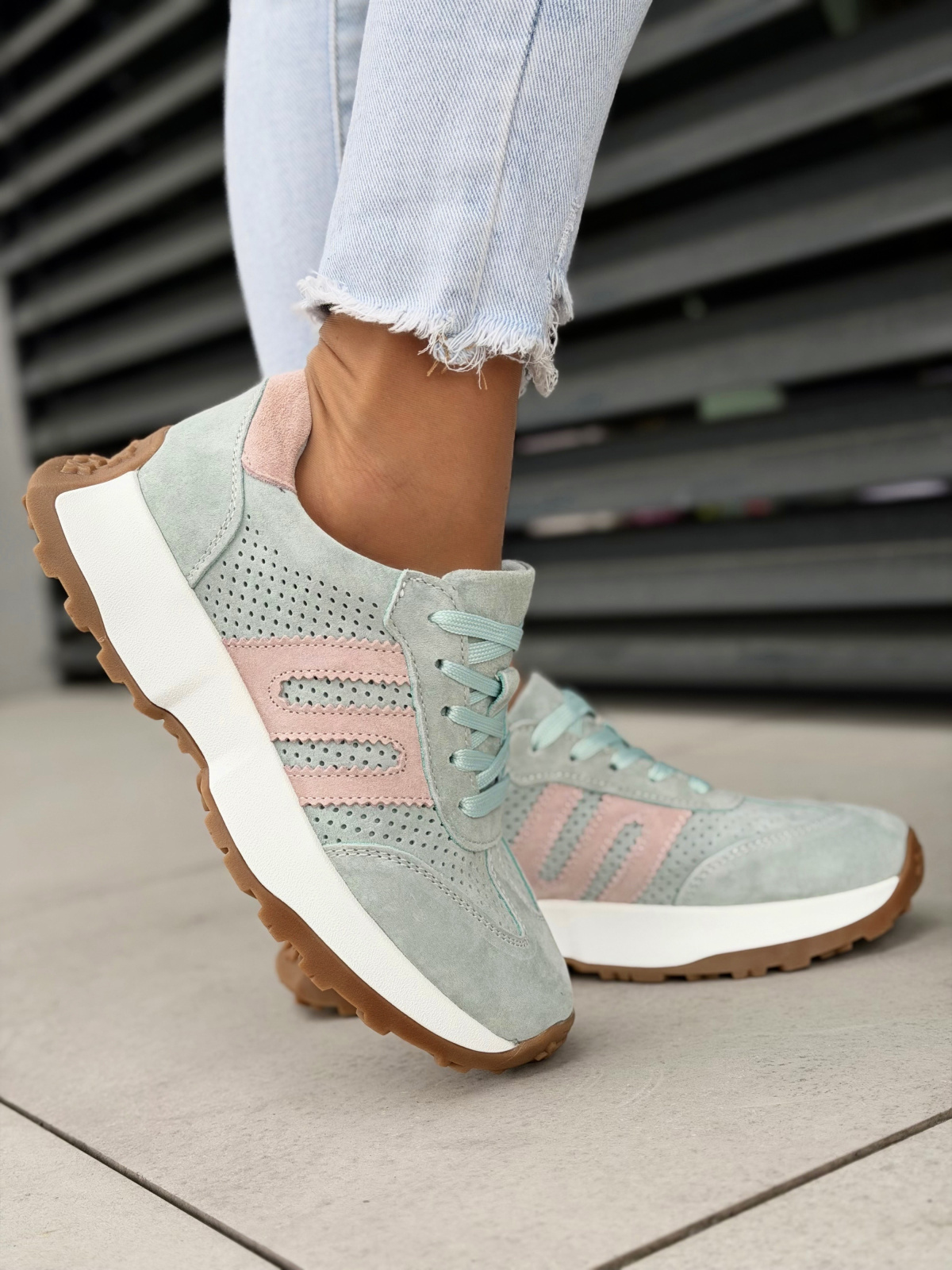 Miętowo-różowe sneakersy damskie ze skóry naturalnej casual