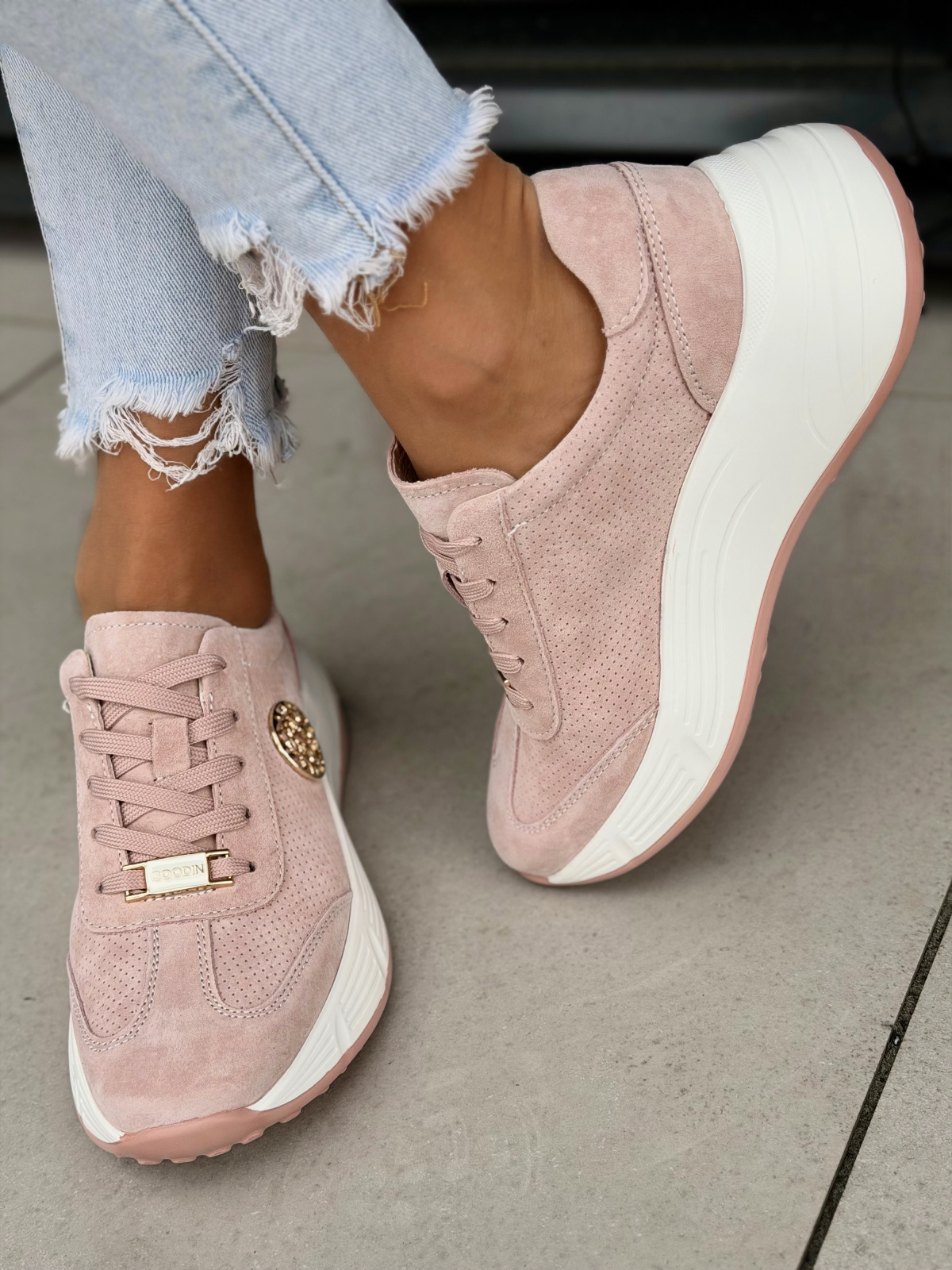 Różowe sneakersy skórzane damskie na platformie casual