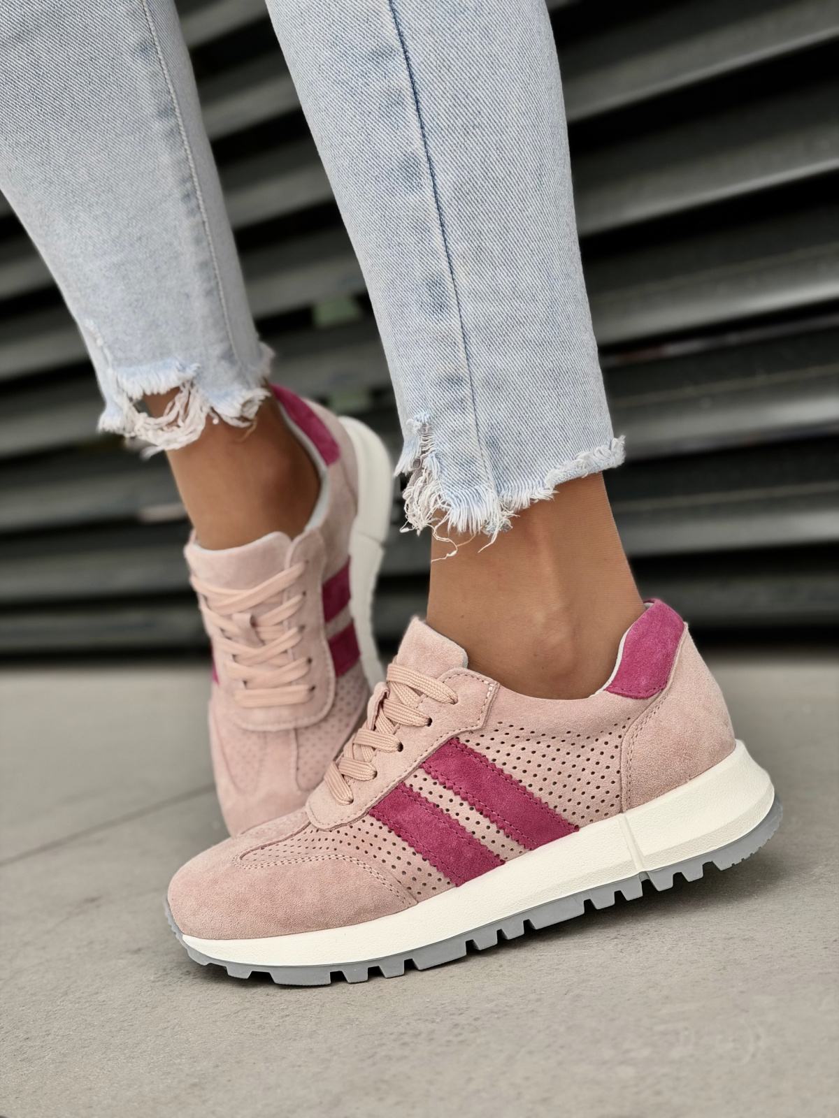 Różowe sneakersy damskie zamszowe ze skóry naturalnej casual