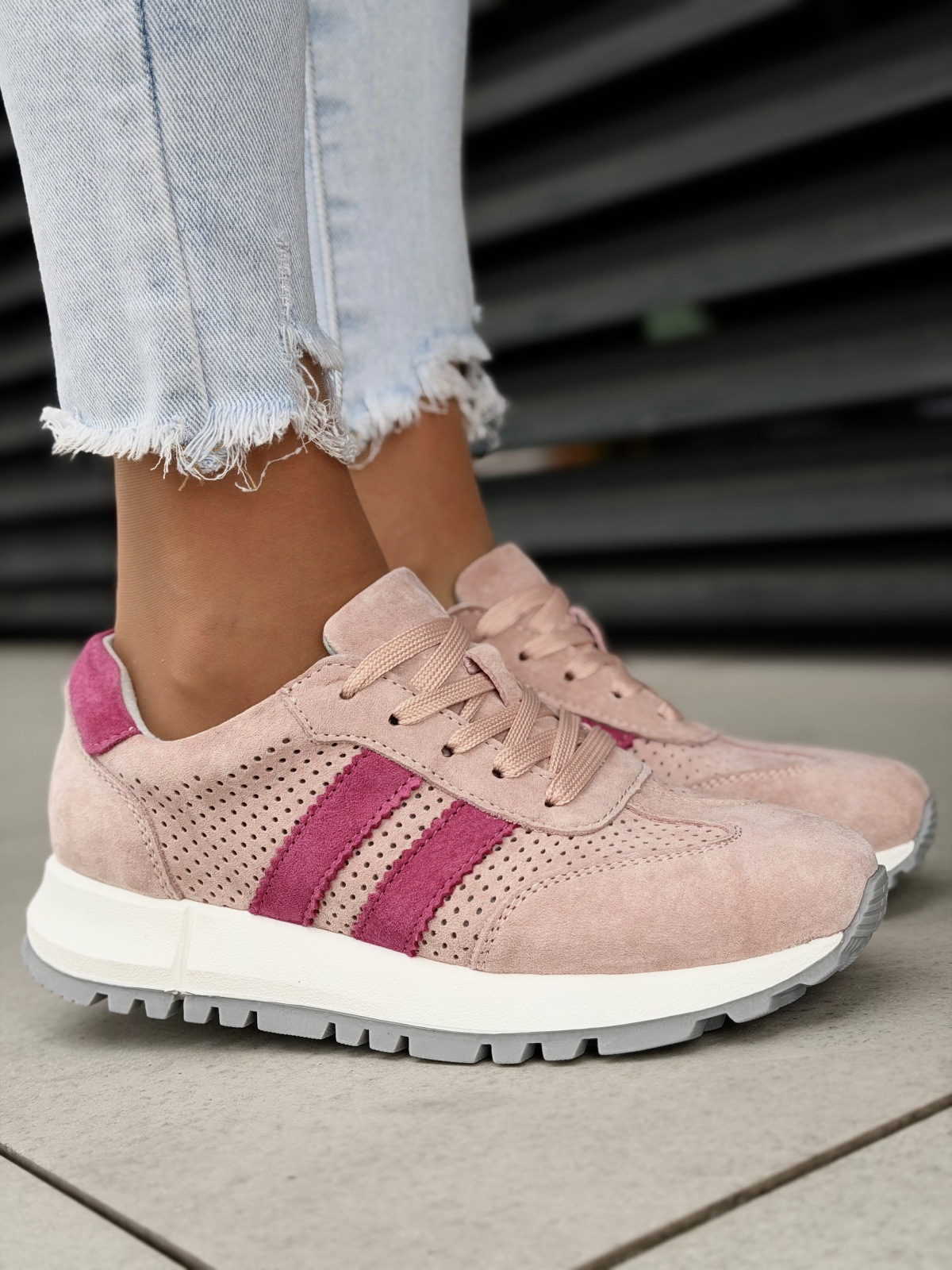 Różowe sneakersy damskie zamszowe ze skóry naturalnej casual