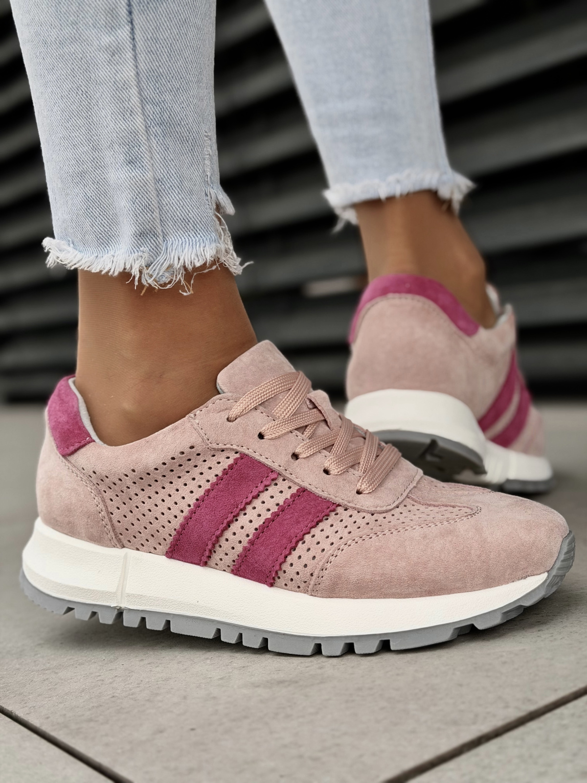 Różowe sneakersy damskie zamszowe ze skóry naturalnej casual