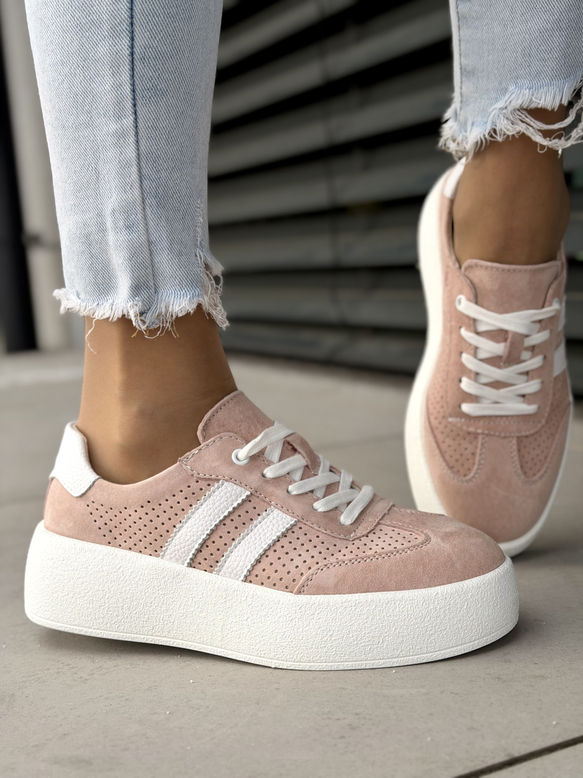 Różowe sneakersy damskie skórzane na platformie casual