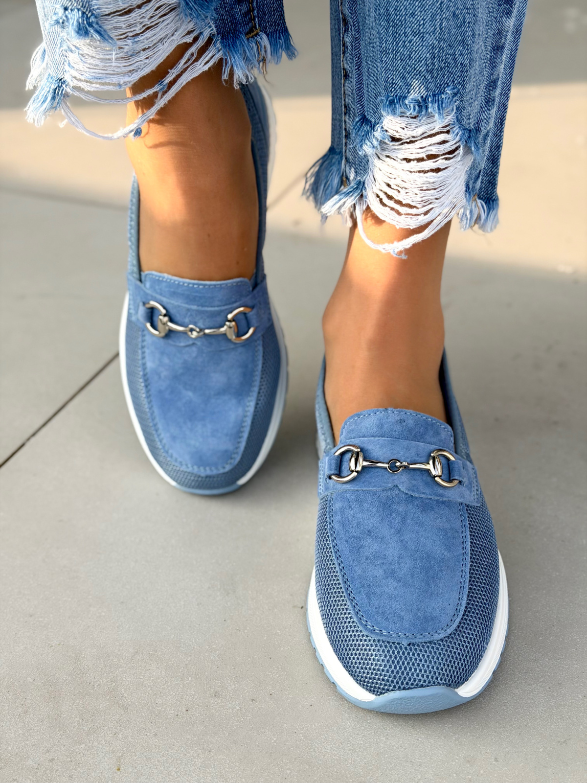 Niebieskie mokasyny damskie skórzane