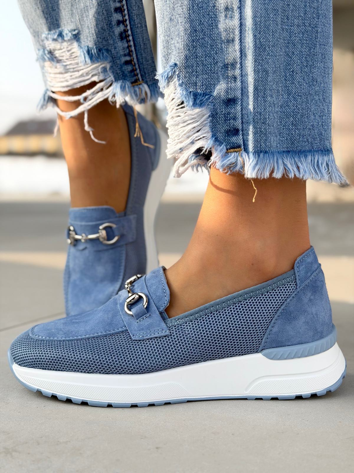 Niebieskie mokasyny damskie skórzane