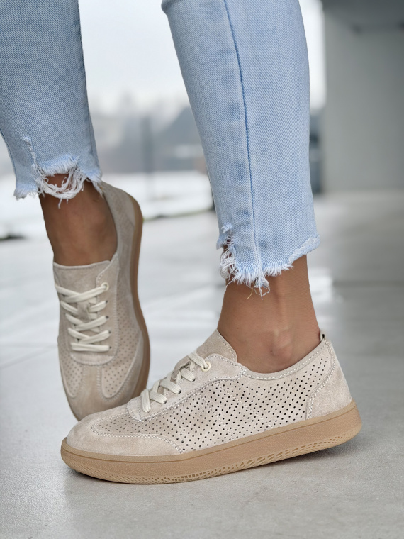 Beżowe sneakersy damskie skórzane z perforacją casual