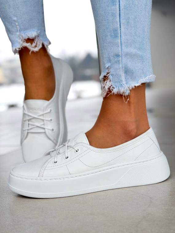 Białe sneakersy skórzane OLEKSY na platformie casual