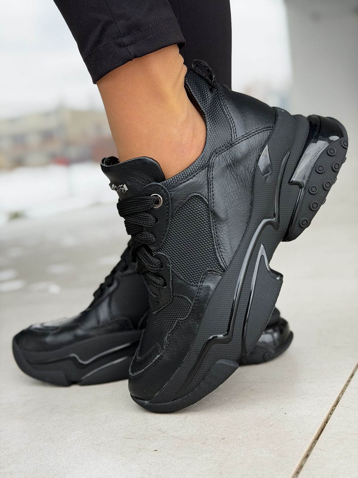 Czarne sneakersy skórzane damskie OLEKSY casual