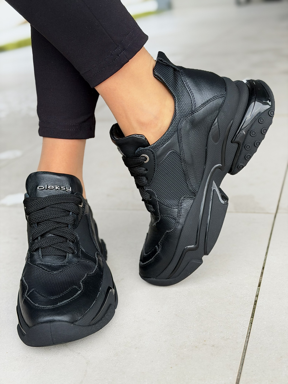 Czarne sneakersy skórzane damskie OLEKSY casual