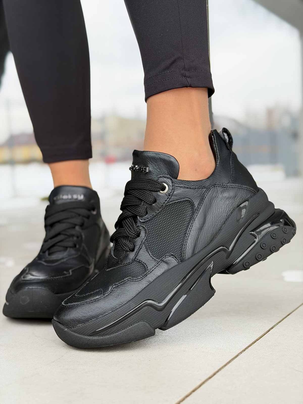 Czarne sneakersy skórzane damskie OLEKSY casual