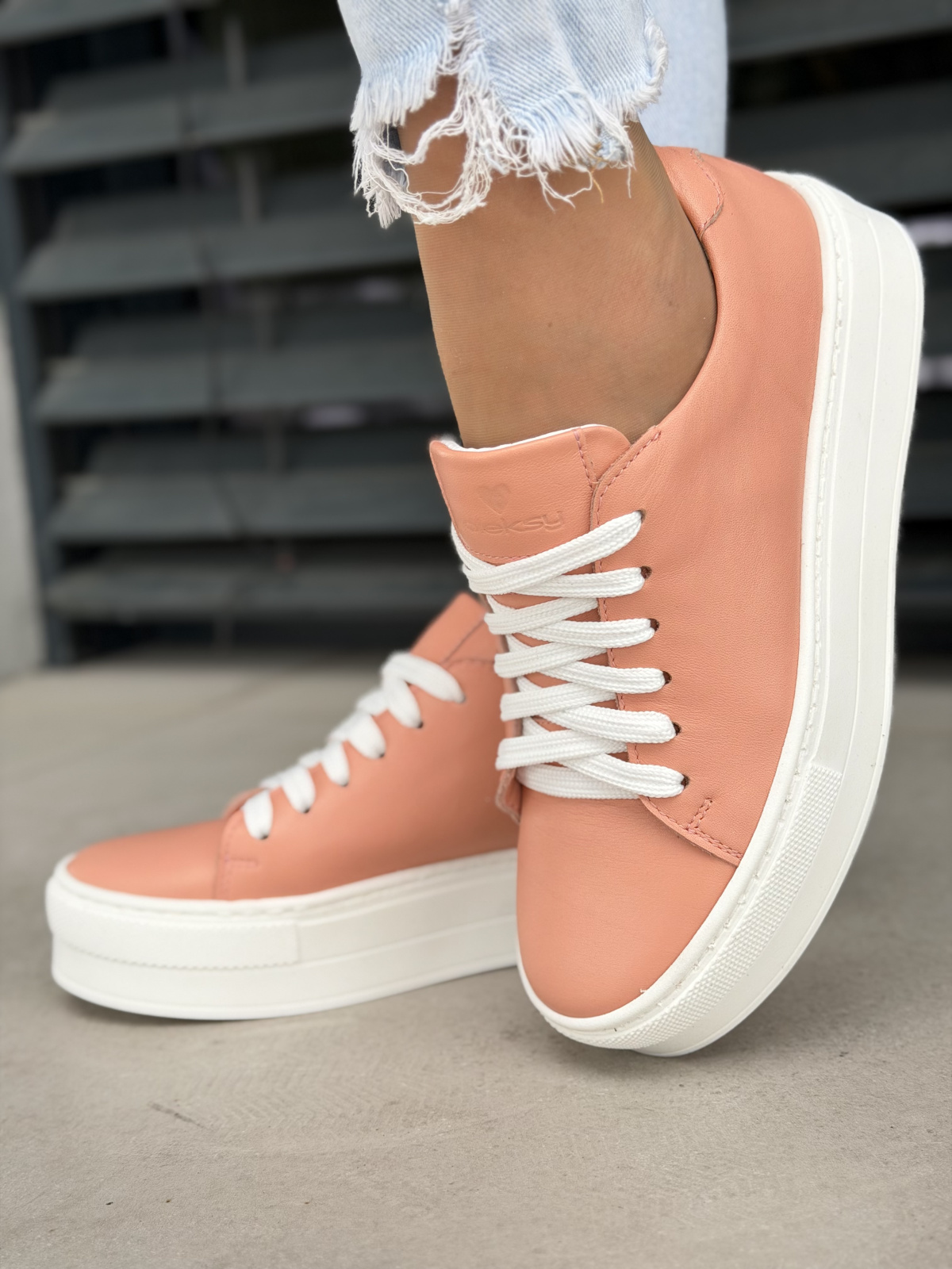 Morelowe sneakersy skórzane damskie na platformie OLEKSY casual