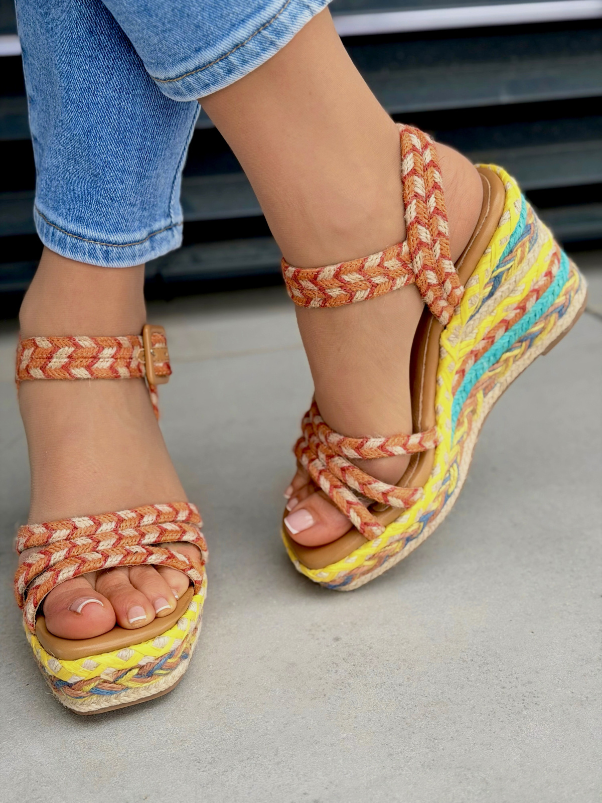 Kolorowe sandały na koturnie OLEKSY casual