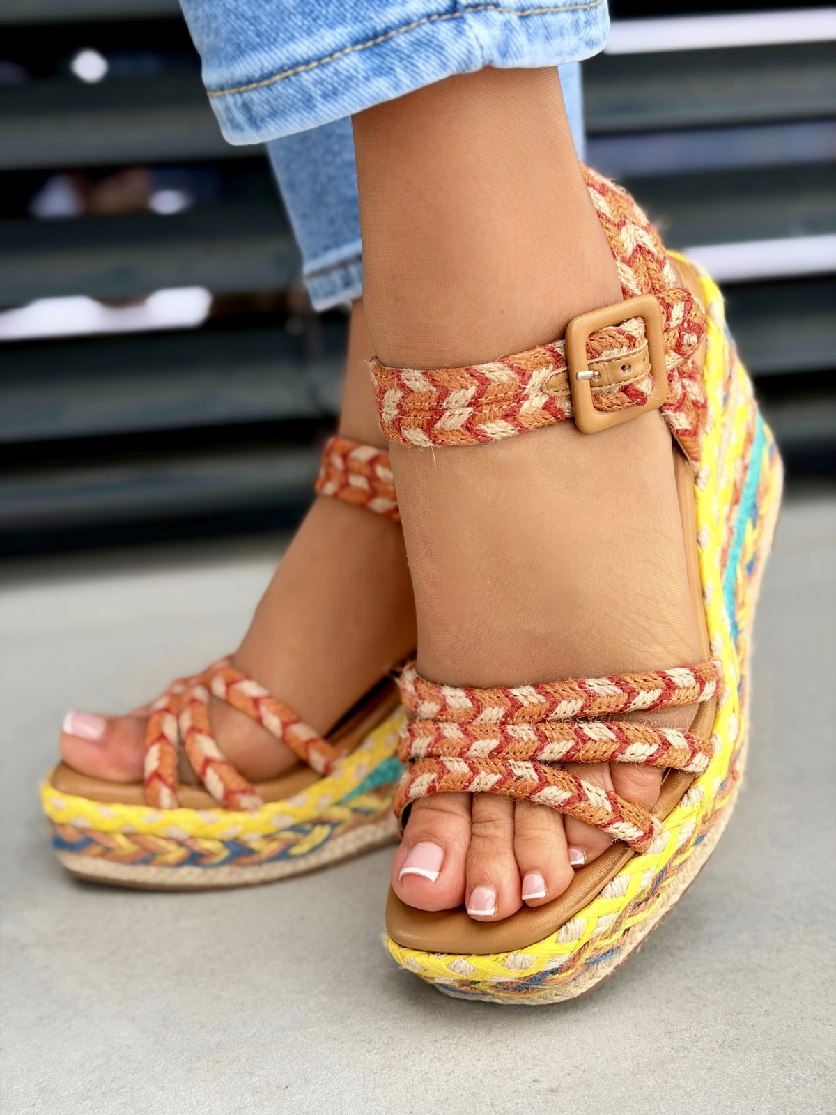 Kolorowe sandały na koturnie OLEKSY casual