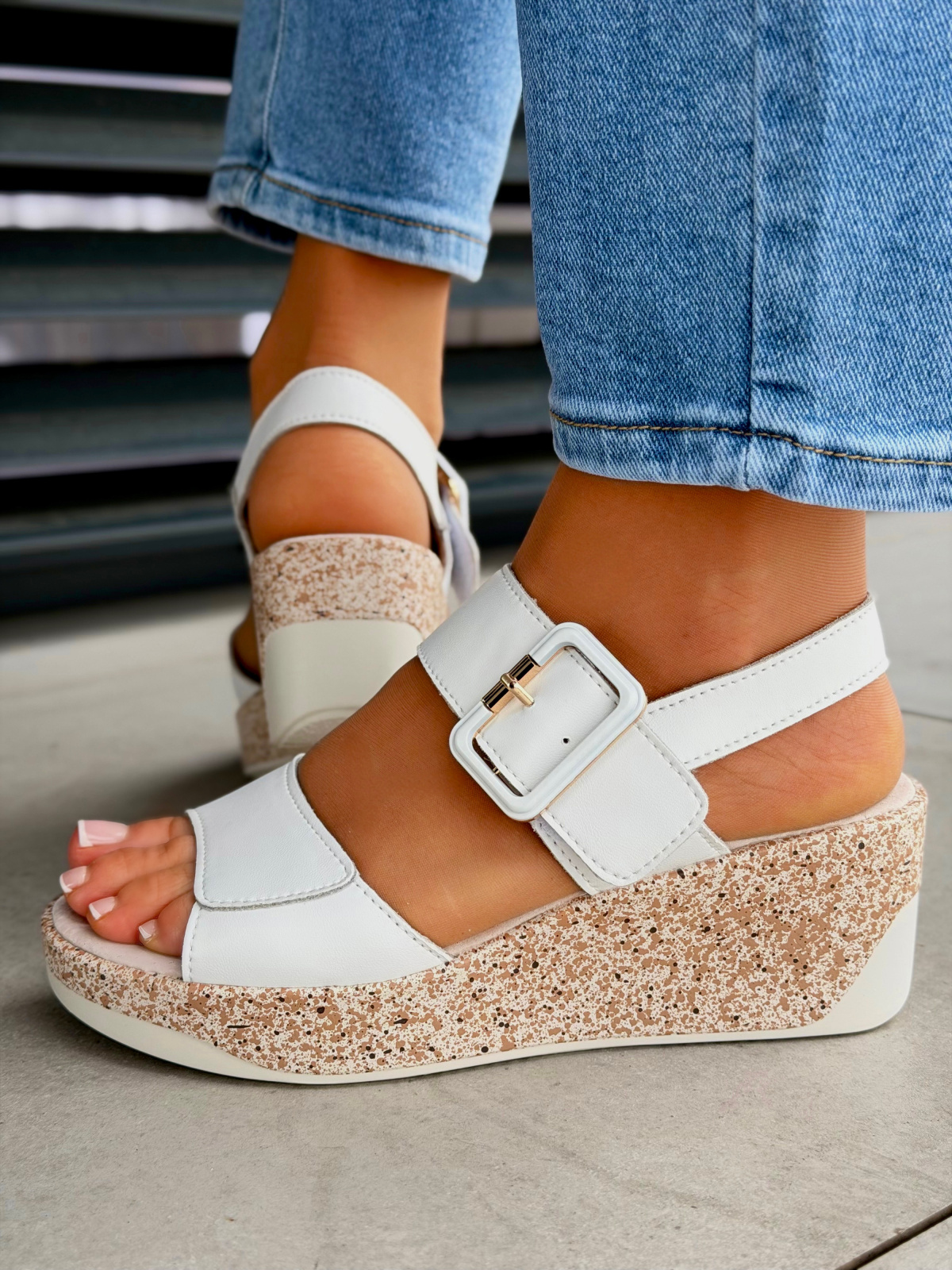 Białe sandały na platformie ze skóry naturalnej casual OLEKSY
