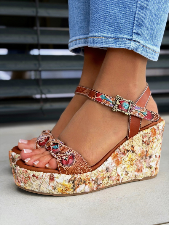 Brązowe sandały na koturnie ze skóry naturalnej OLEKSY