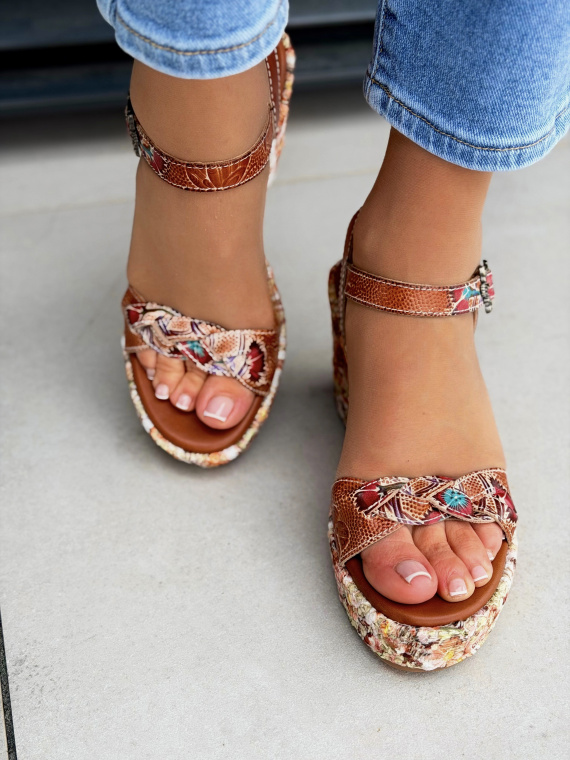 Brązowe sandały na koturnie ze skóry naturalnej OLEKSY