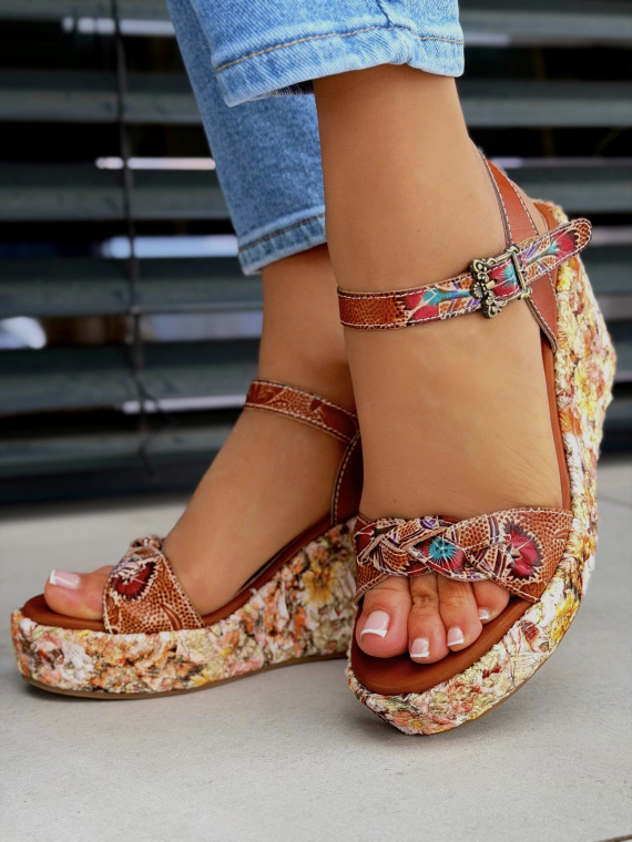 Brązowe sandały na koturnie ze skóry naturalnej OLEKSY