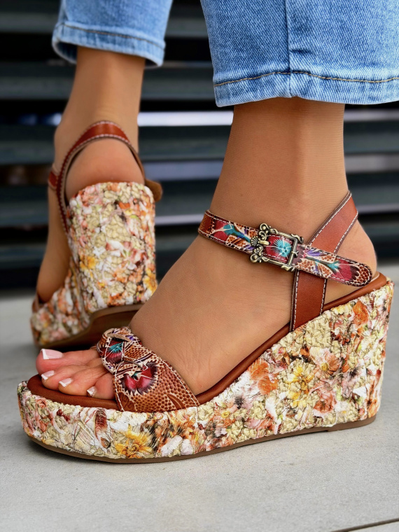 Brązowe sandały na koturnie ze skóry naturalnej OLEKSY