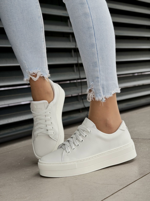 Białe sneakersy skórzane na platformie casual OLEKSY