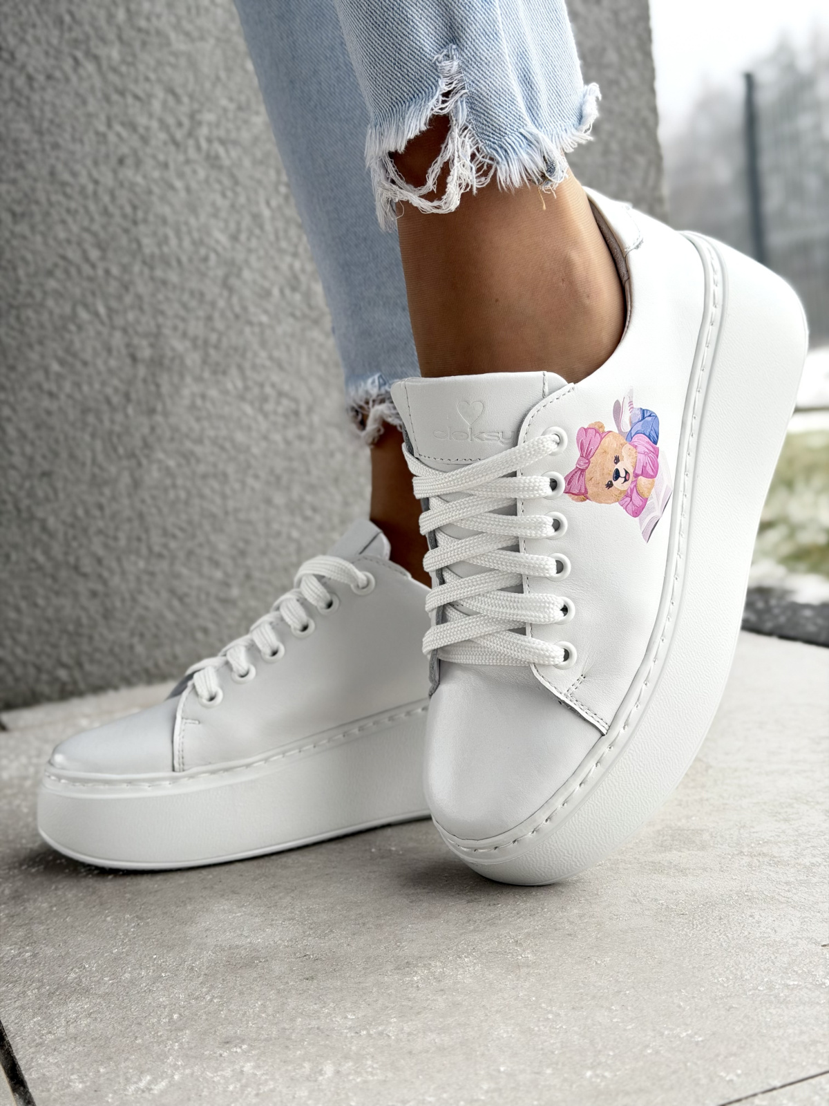 Białe sneakersy ze skóry naturalnej na platformie OLEKSY casual