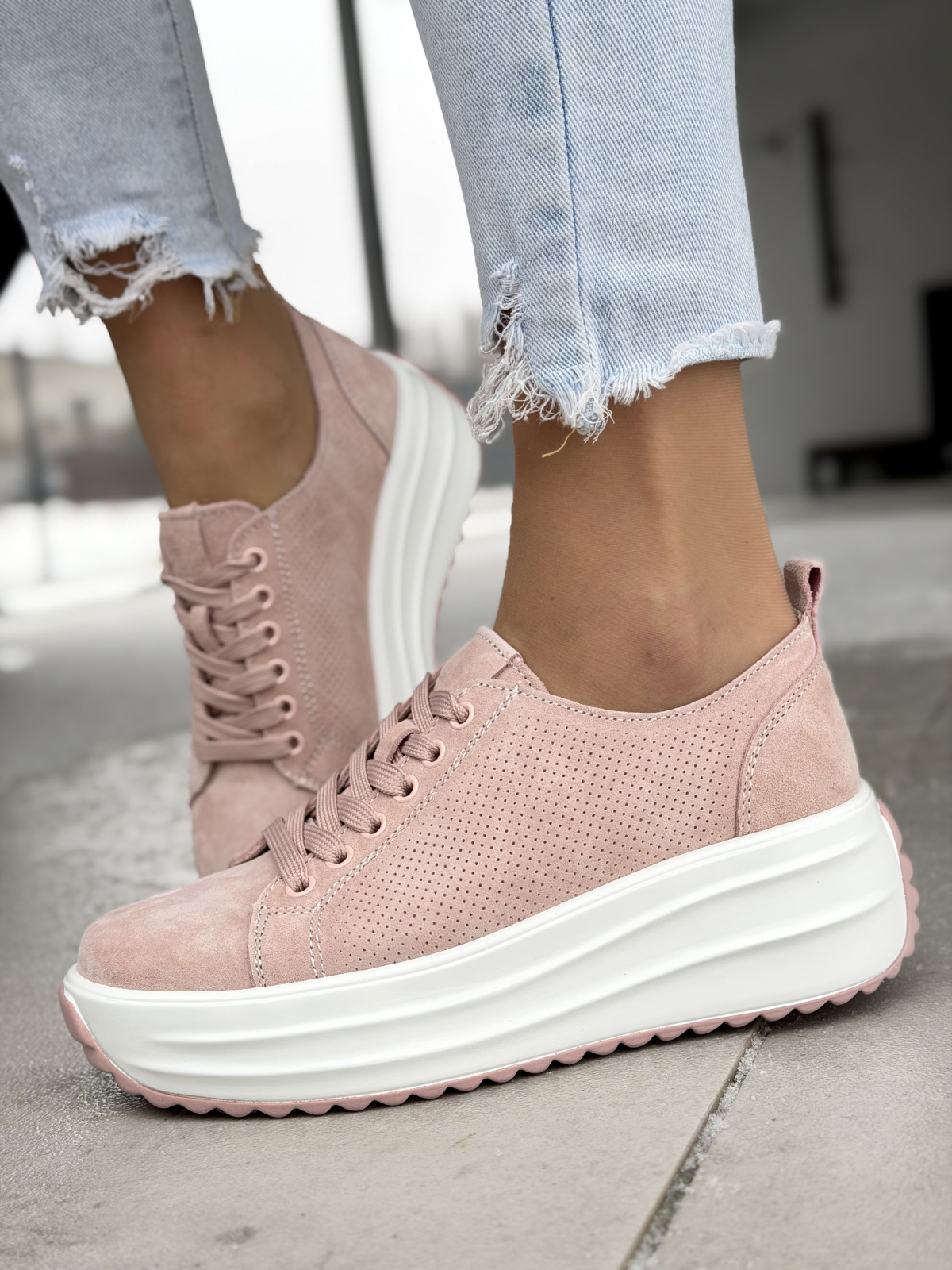 Różowe sneakersy skórzane na platformie casual damskie