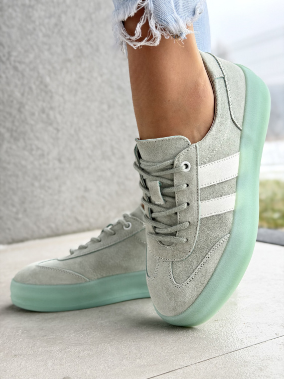 Miętowe sneakersy z naturalnej skóry na platformie casual