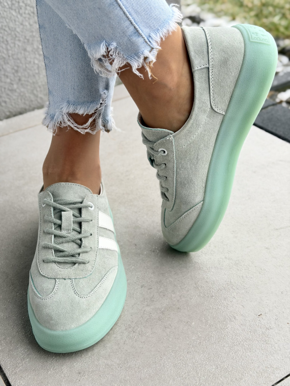 Miętowe sneakersy z naturalnej skóry na platformie casual